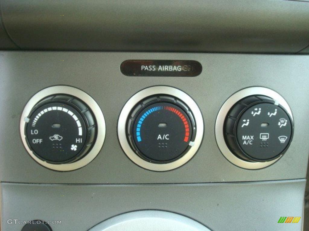 2008 Nissan Sentra 2.0 S Controls Photo #47680904