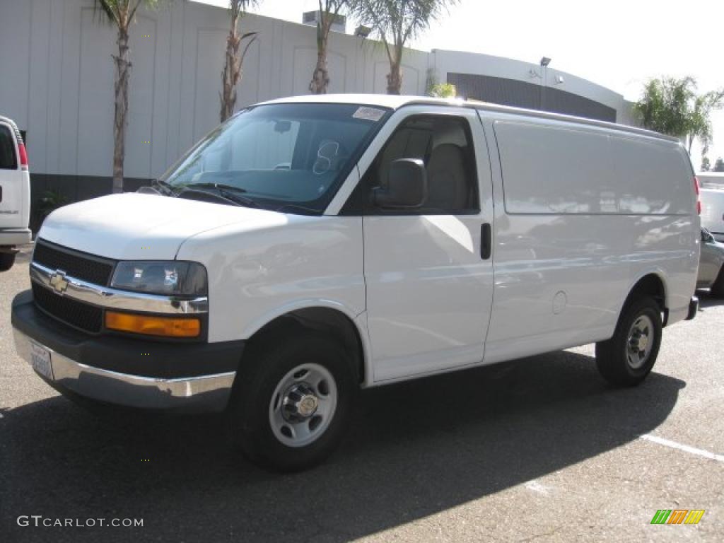 2008 Express 2500 Cargo Van - Summit White / Medium Pewter photo #3