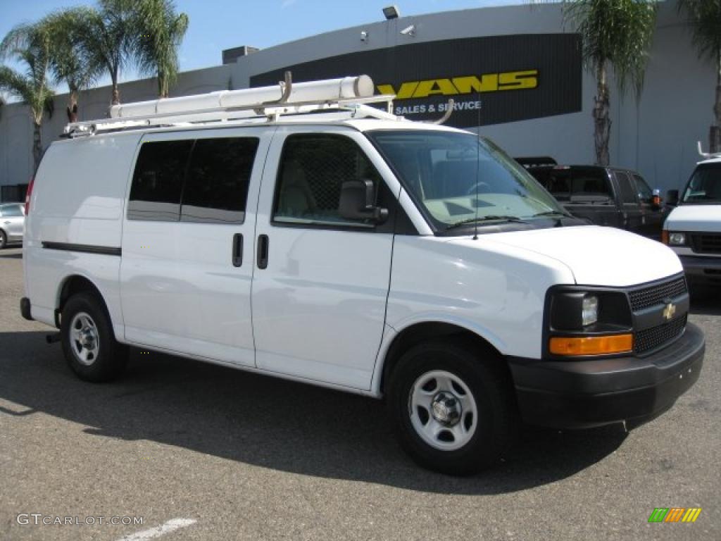 2008 Express 1500 Commercial Van - Summit White / Neutral photo #1