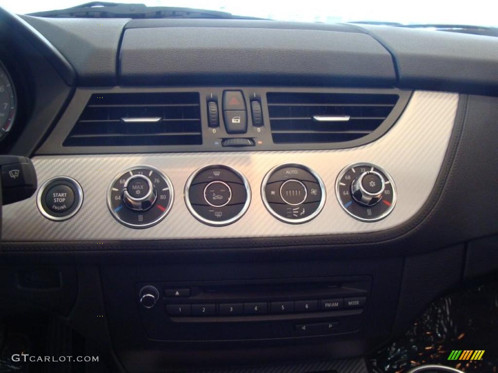 2011 BMW Z4 sDrive35is Roadster Controls Photo #47683309