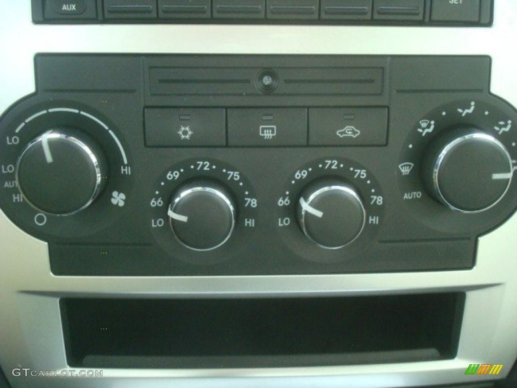 2007 Dodge Charger R/T AWD Controls Photo #47684356
