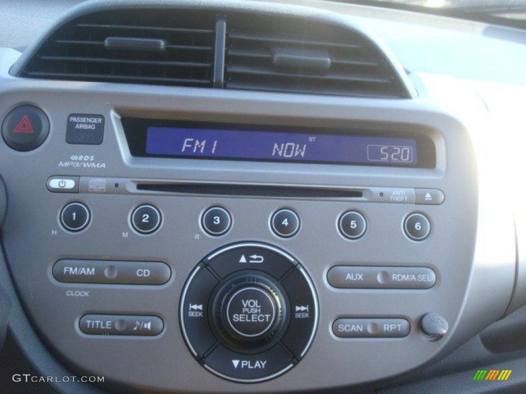 2009 Honda Fit Sport Controls Photo #47685040