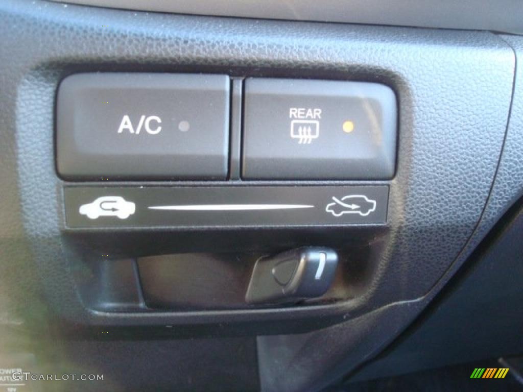 2009 Honda Fit Sport Controls Photo #47685070