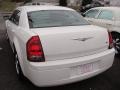 2006 Cool Vanilla Chrysler 300   photo #3