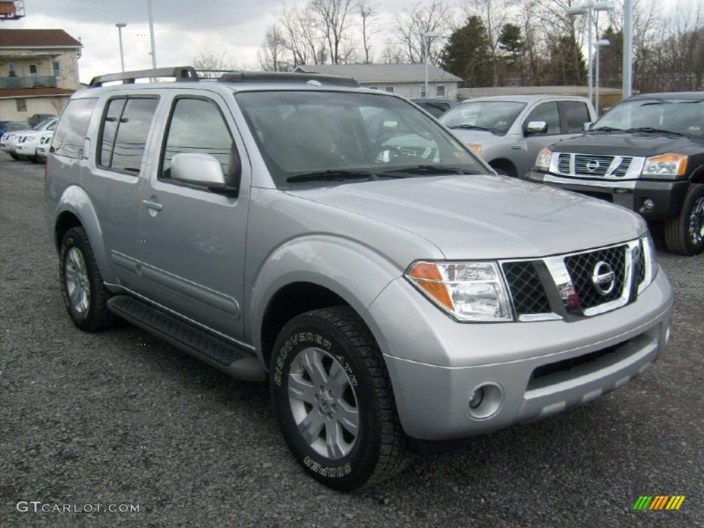 2007 Nissan Pathfinder LE 4x4 Exterior Photos