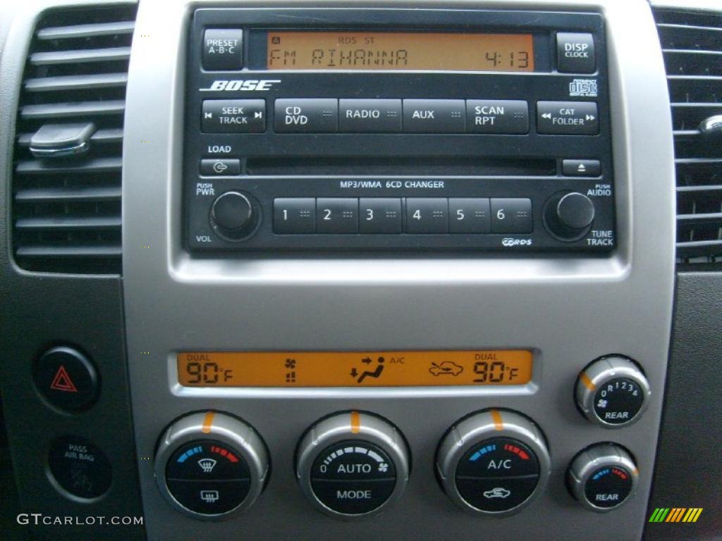 2007 Nissan Pathfinder LE 4x4 Controls Photos
