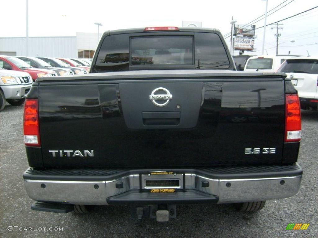 2010 Titan SE Crew Cab 4x4 - Galaxy Black / Charcoal photo #7