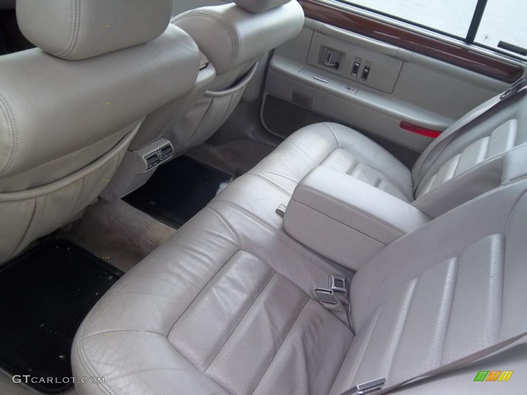 Neutral Shale Interior 1996 Cadillac DeVille Sedan Photo #47689557