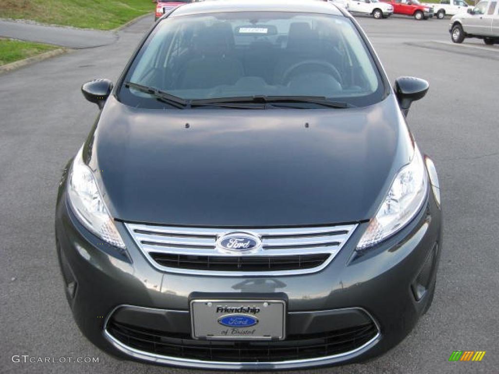 2011 Fiesta SE Sedan - Monterey Grey Metallic / Charcoal Black/Blue Cloth photo #3