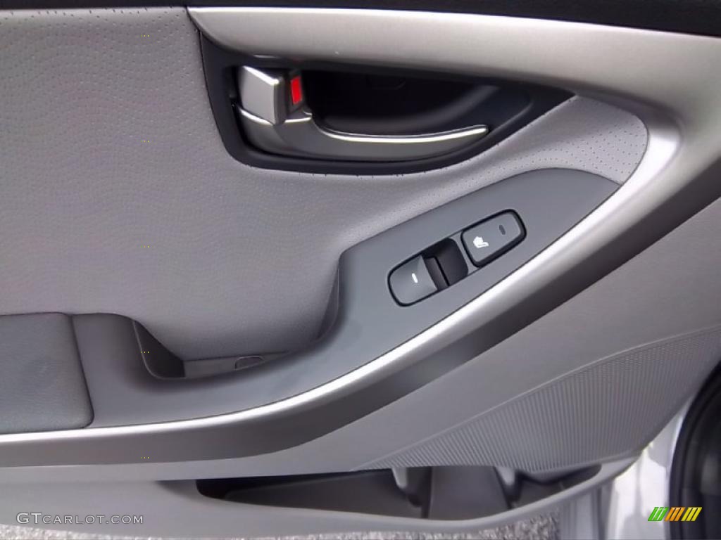 2011 Hyundai Elantra Limited Controls Photo #47690853