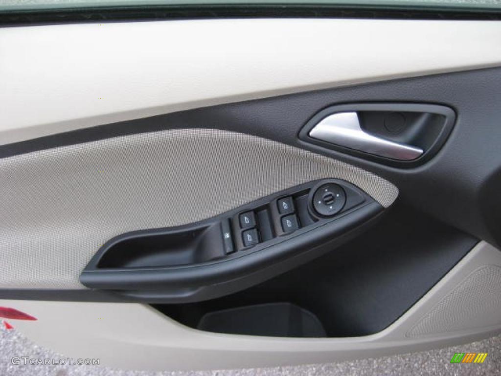 2012 Ford Focus SE 5-Door Stone Door Panel Photo #47691162