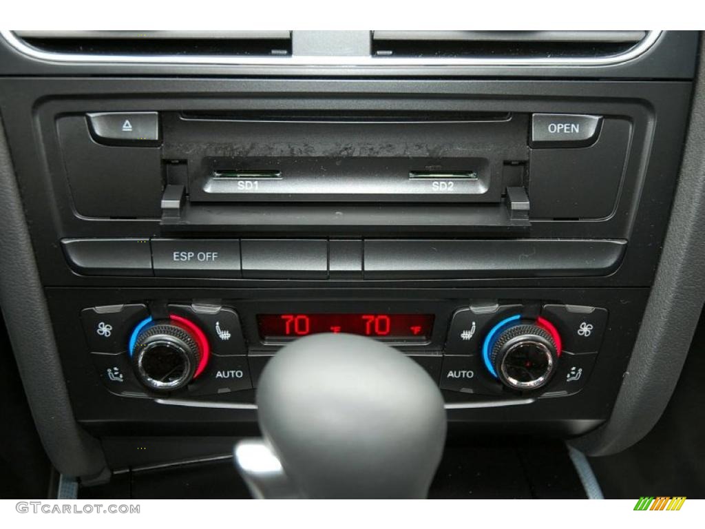 2010 Audi A4 2.0T quattro Avant Controls Photo #47705989