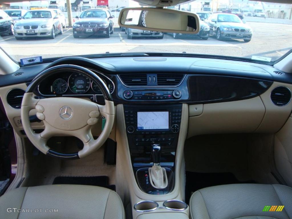 2006 Mercedes-Benz CLS 500 Cashmere Beige Dashboard Photo #47708054