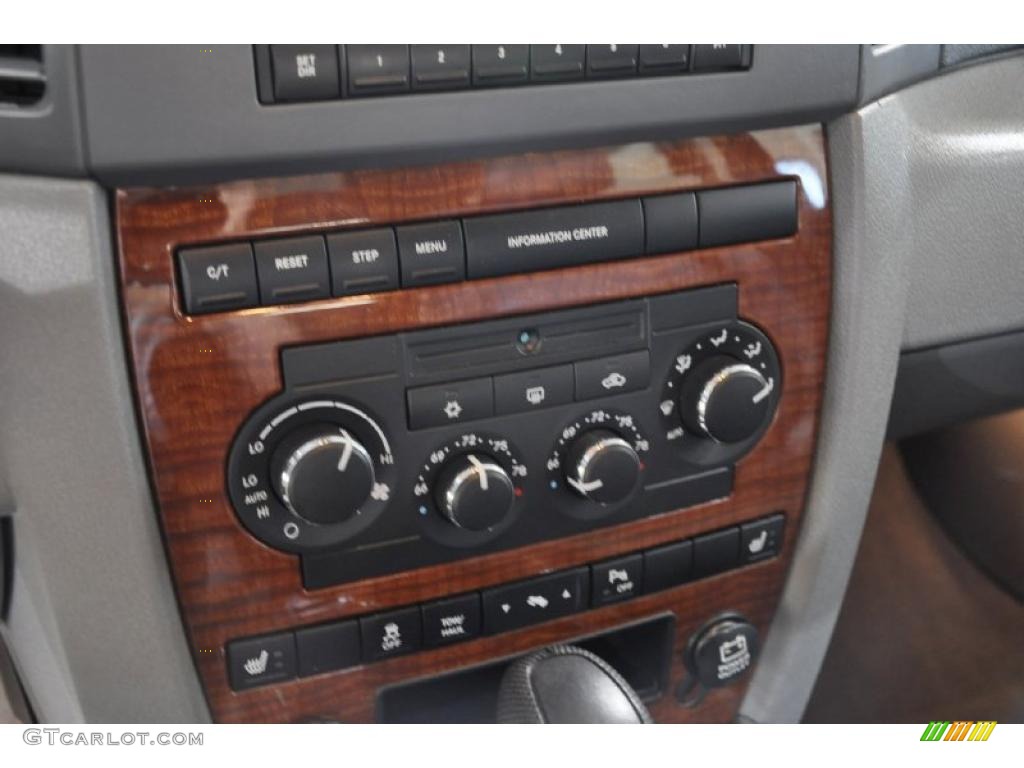 2006 Grand Cherokee Limited - Stone White / Medium Slate Gray photo #13