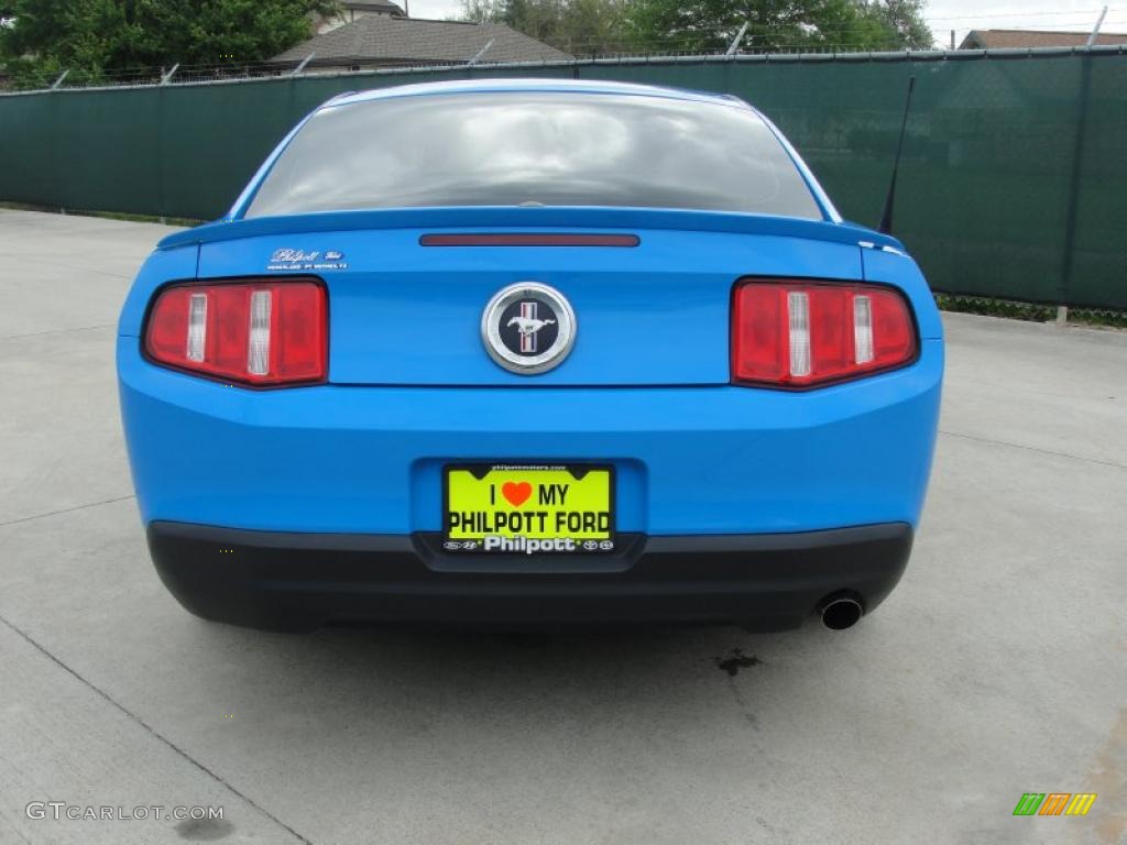 2010 Mustang V6 Premium Coupe - Grabber Blue / Charcoal Black photo #4