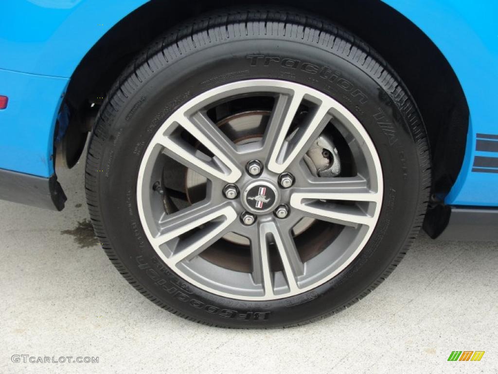 2010 Mustang V6 Premium Coupe - Grabber Blue / Charcoal Black photo #14