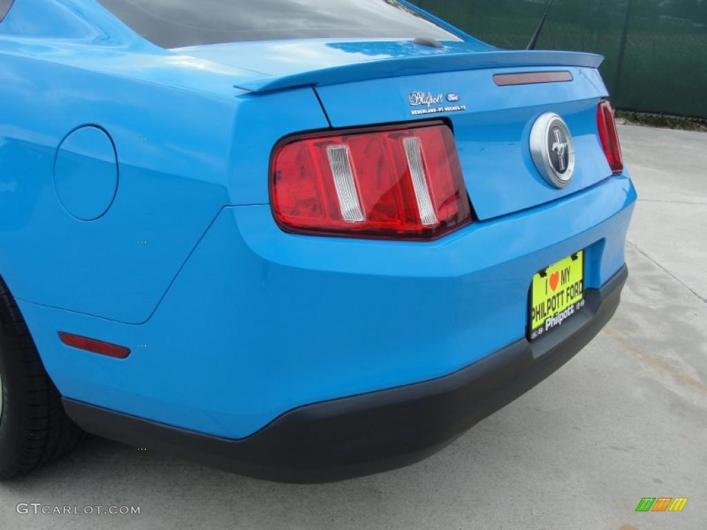 2010 Mustang V6 Premium Coupe - Grabber Blue / Charcoal Black photo #21