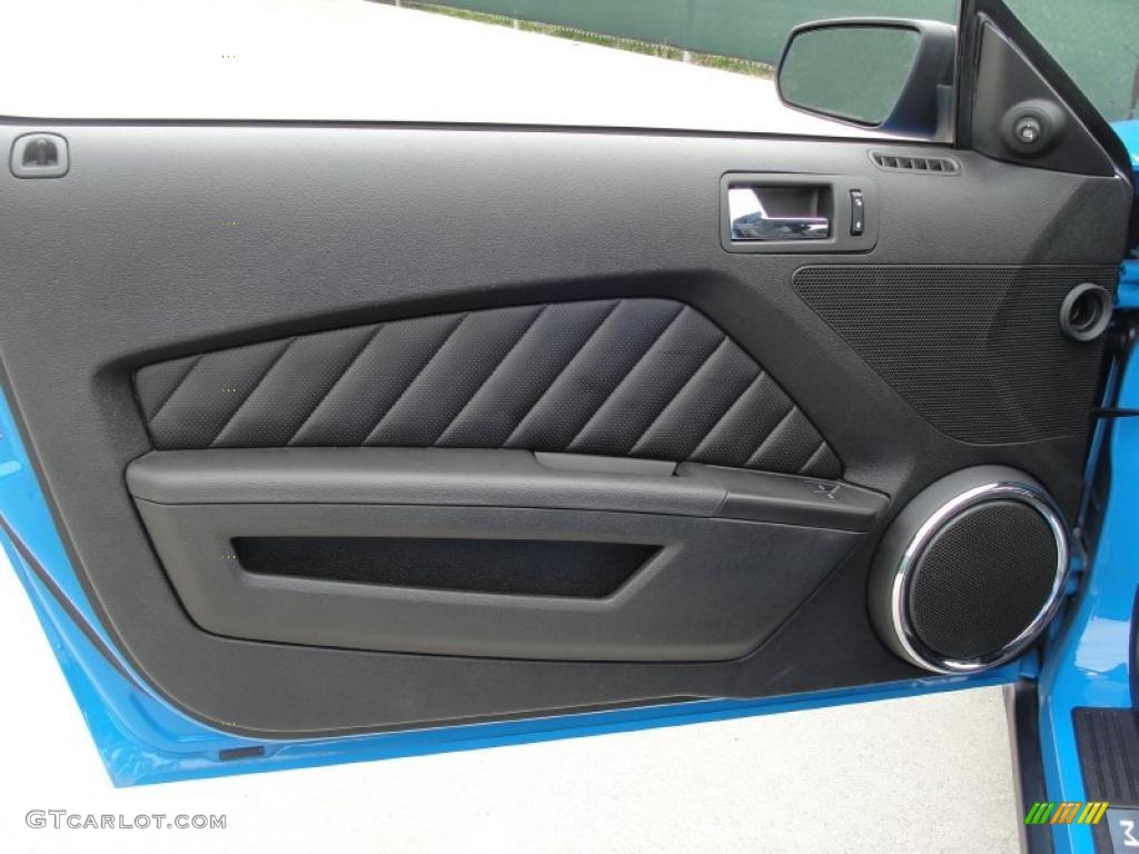 2010 Mustang V6 Premium Coupe - Grabber Blue / Charcoal Black photo #29