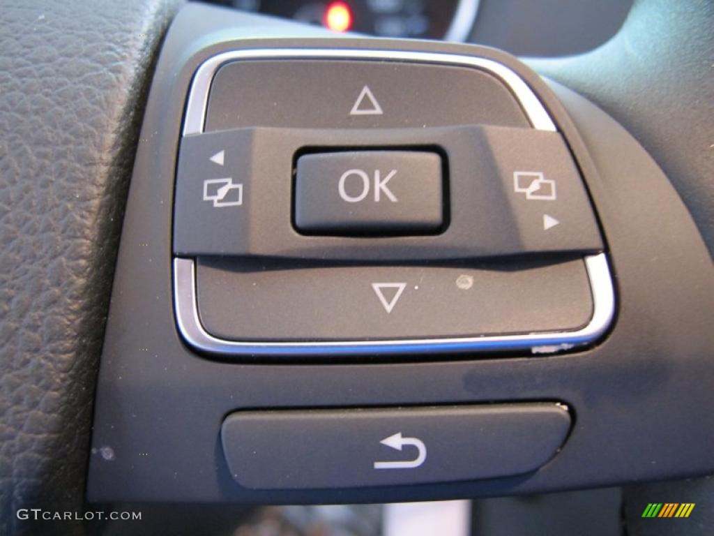 2011 Volkswagen Jetta SE SportWagen Controls Photo #47711481