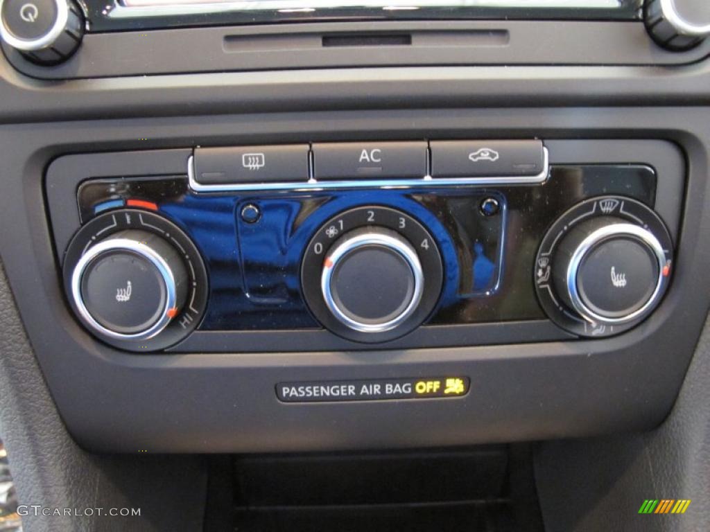 2011 Volkswagen Jetta SE SportWagen Controls Photo #47711520