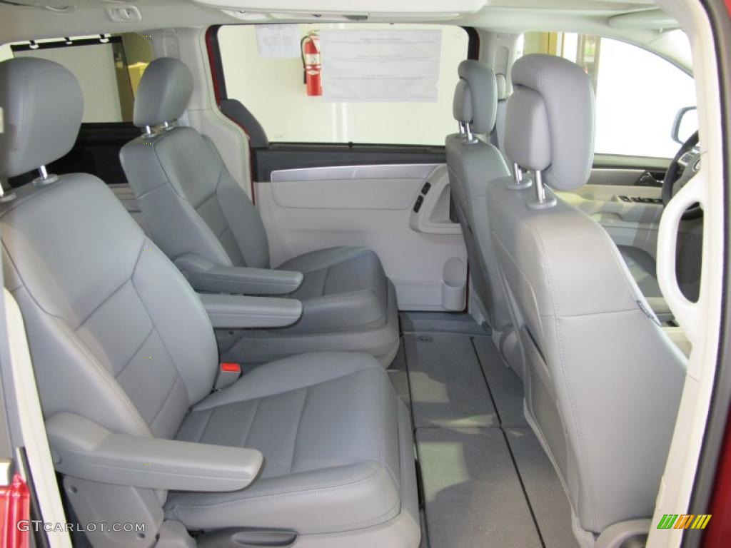 Aero Gray Interior 2011 Volkswagen Routan SEL Photo #47711937