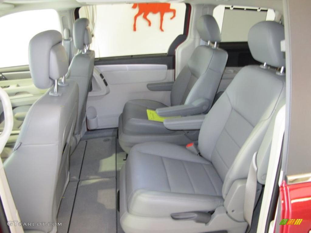 Aero Gray Interior 2011 Volkswagen Routan SEL Photo #47711979