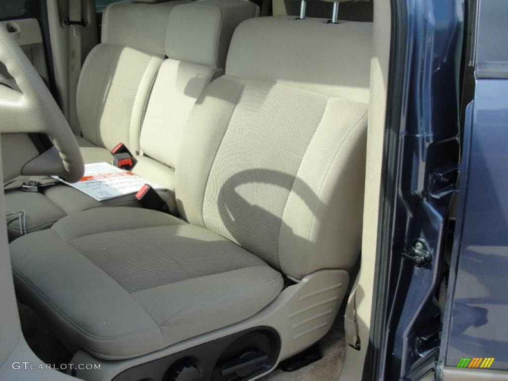 2005 F150 XLT SuperCrew - Medium Wedgewood Blue Metallic / Tan photo #34