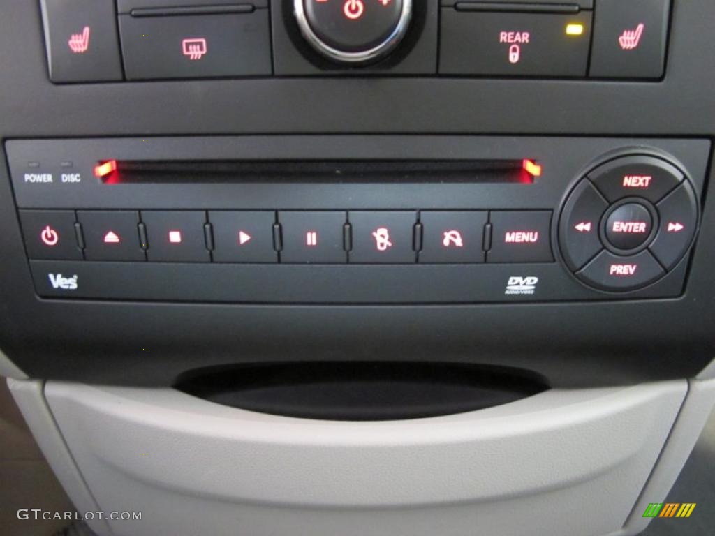 2011 Volkswagen Routan SEL Controls Photo #47712105
