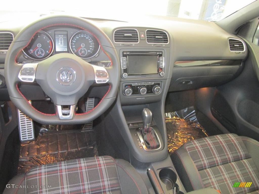 Interlagos Plaid Cloth Interior 2011 Volkswagen GTI 4 Door Photo #47712909