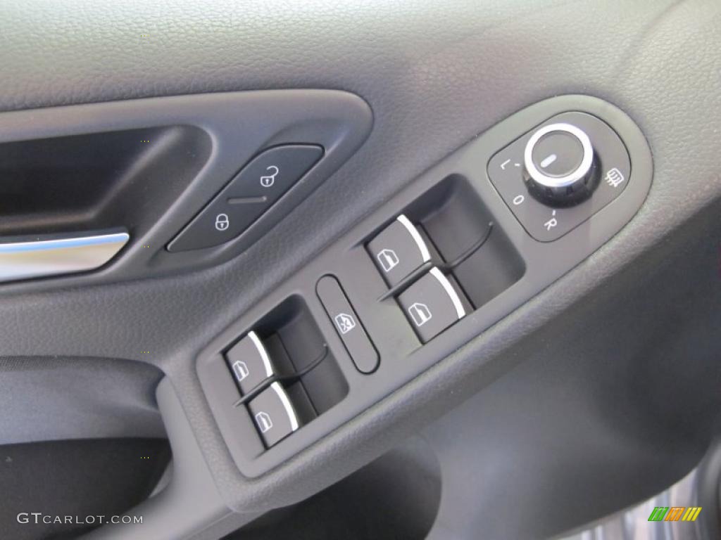 2011 Volkswagen GTI 4 Door Controls Photo #47712939