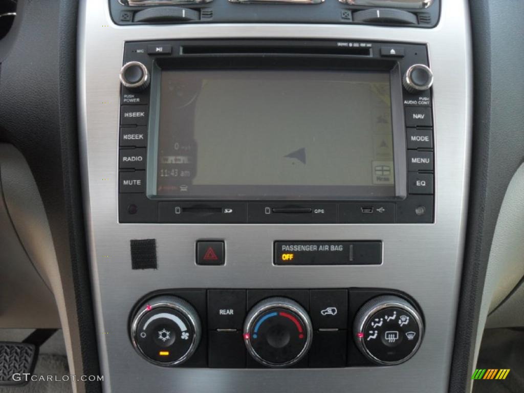 2009 GMC Acadia SLE Controls Photo #47713386