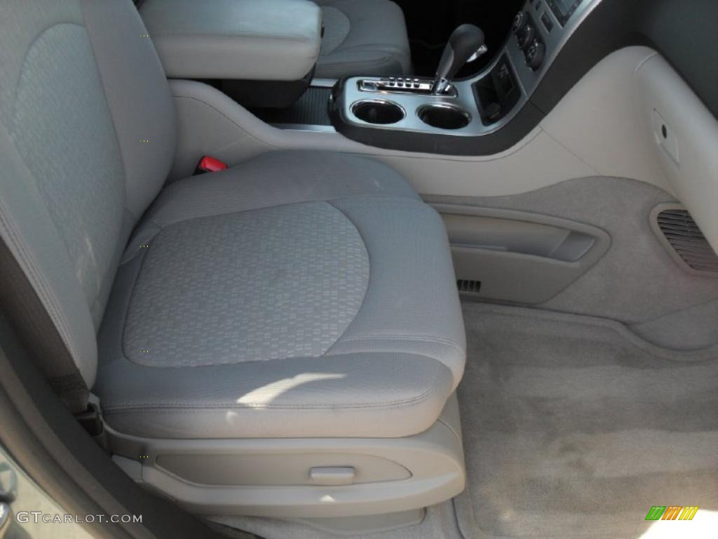 Light Titanium Interior 2009 GMC Acadia SLE Photo #47713518