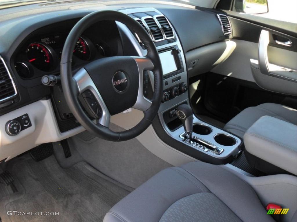 Light Titanium Interior 2009 GMC Acadia SLE Photo #47713605