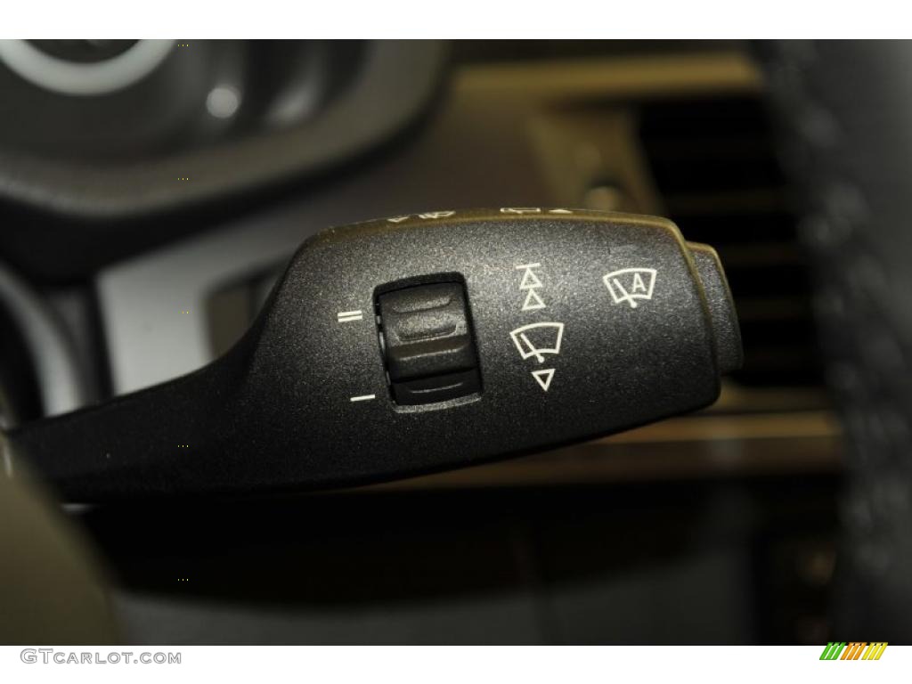 2011 BMW X3 xDrive 28i Controls Photo #47714442
