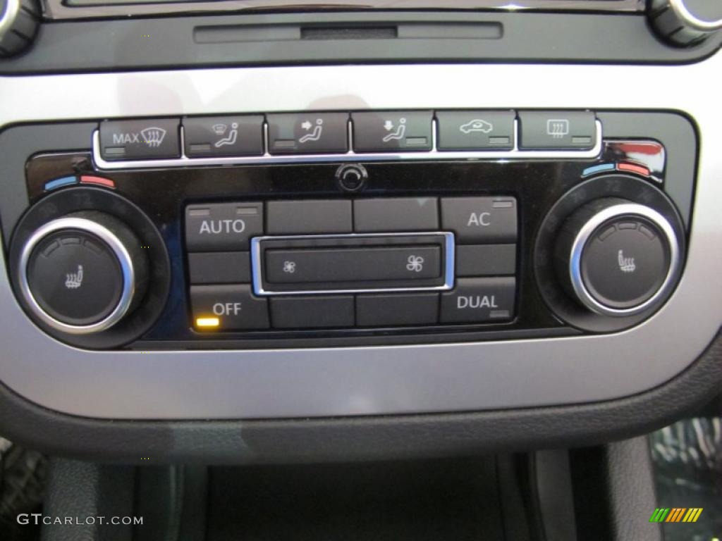 2012 Volkswagen Eos Komfort Controls Photo #47714709