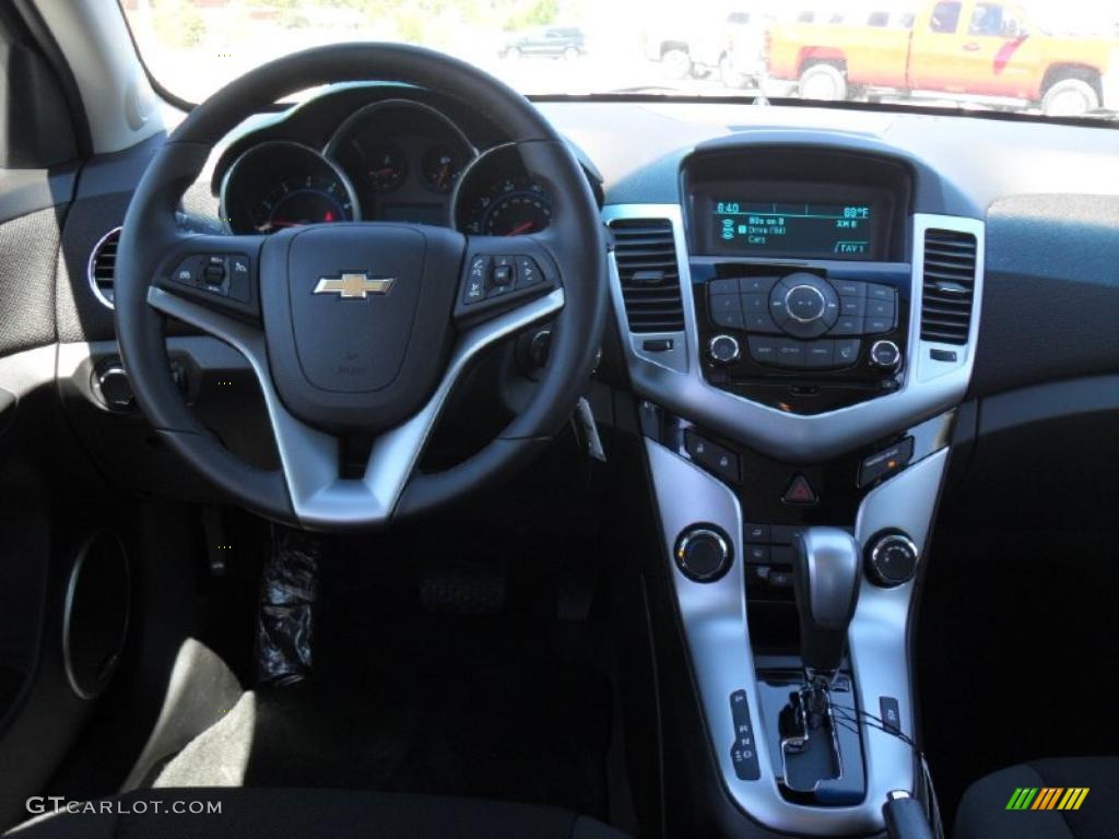 2011 Cruze LT - Silver Ice Metallic / Jet Black photo #15