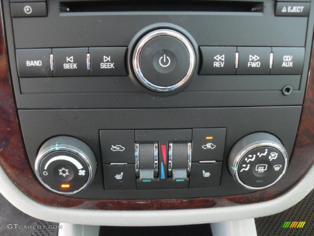 2011 Chevrolet Impala LTZ Controls Photo #47718923