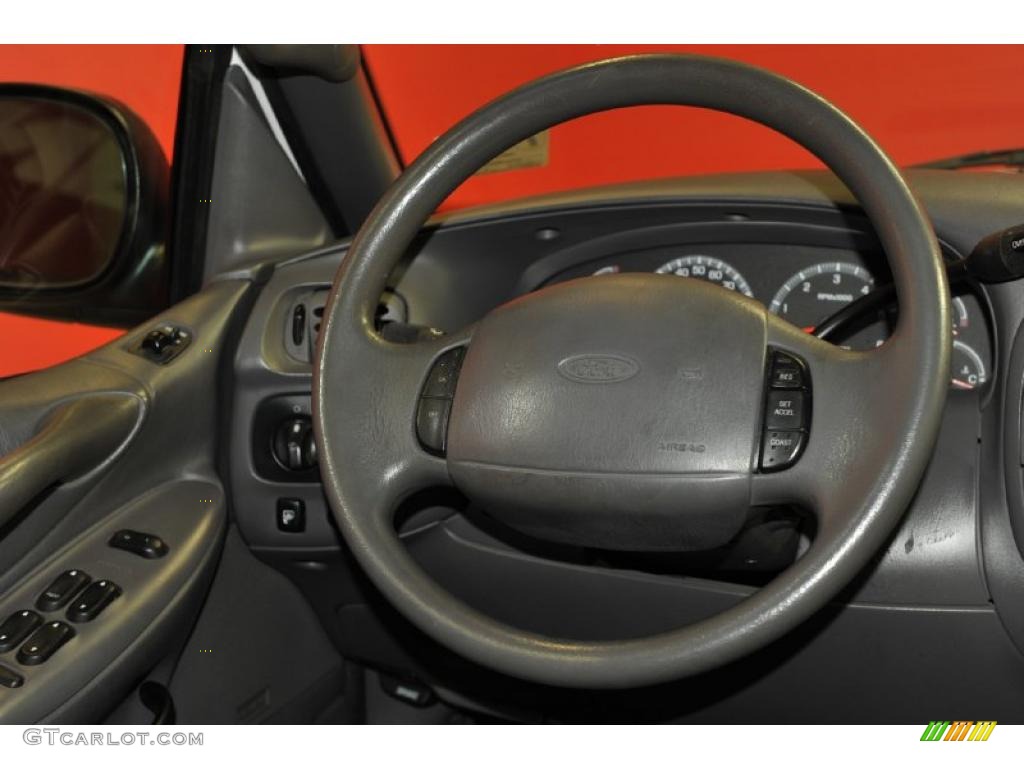 2002 Ford Expedition XLT Medium Graphite Steering Wheel Photo #47719223