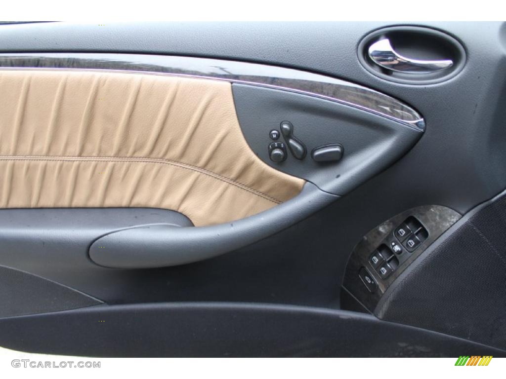 2009 Mercedes-Benz CLK 550 Coupe Black/Cappuccino Door Panel Photo #47719331