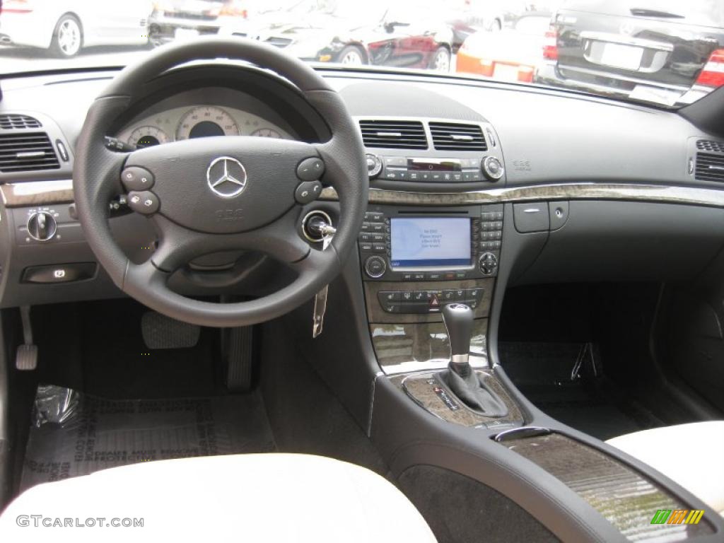 Sahara Beige/Black Interior 2008 Mercedes-Benz E 550 Sedan Photo #47719523