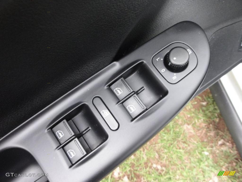 2007 Volkswagen Passat 2.0T Sedan Controls Photo #47721653