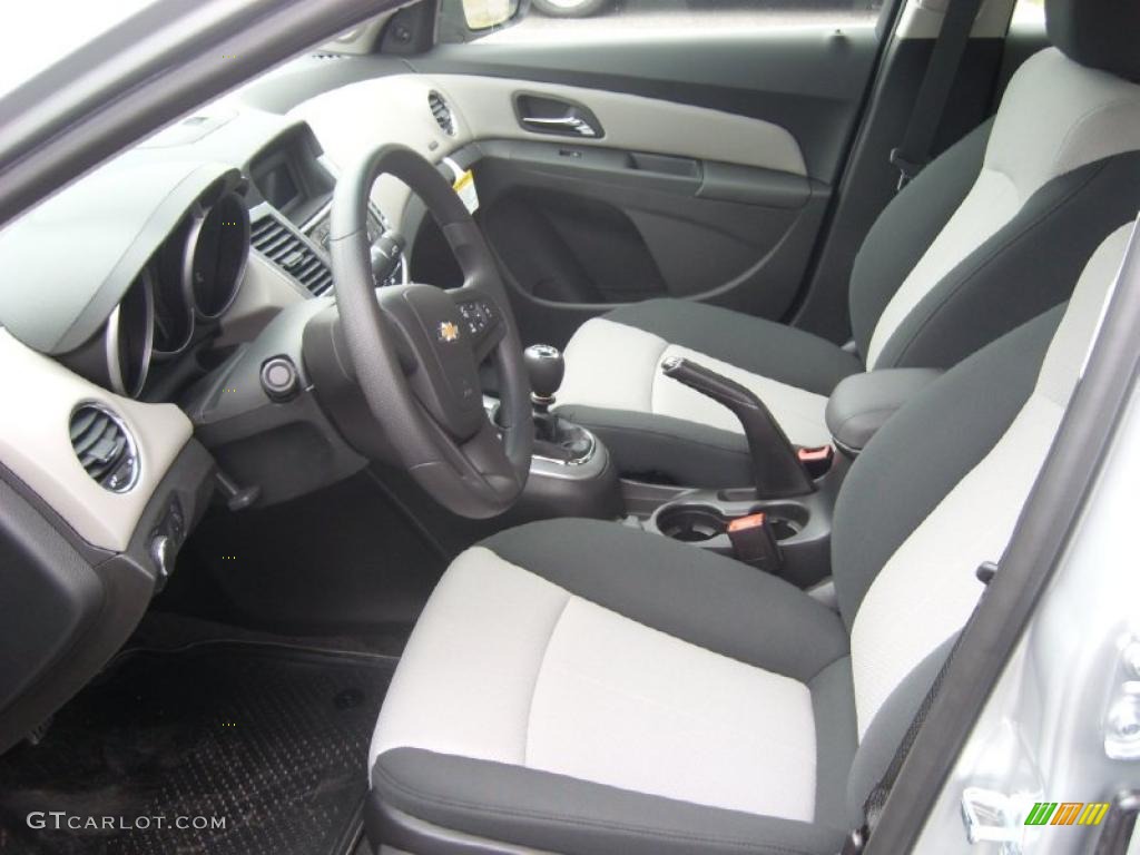 2011 Chevrolet Cruze LS interior Photo #47722457