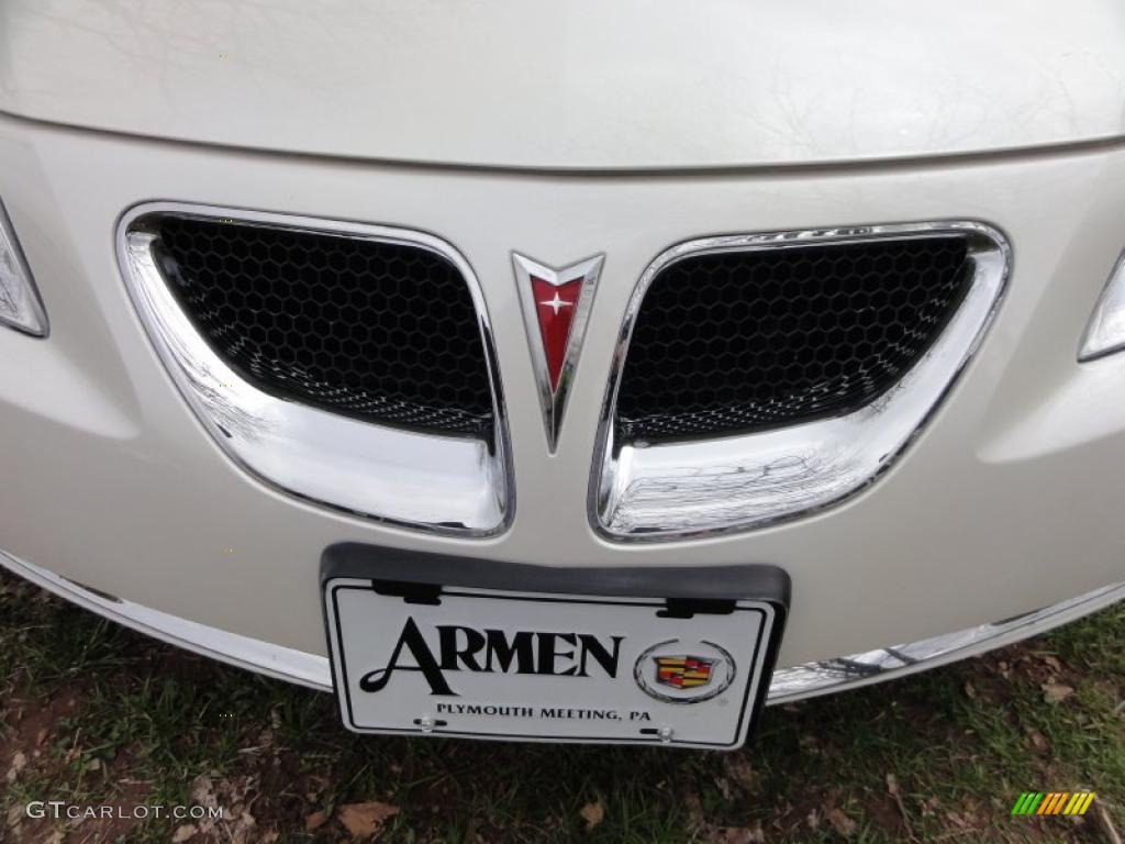 2008 G6 V6 Sedan - White Diamond Tri Coat / Light Taupe photo #30