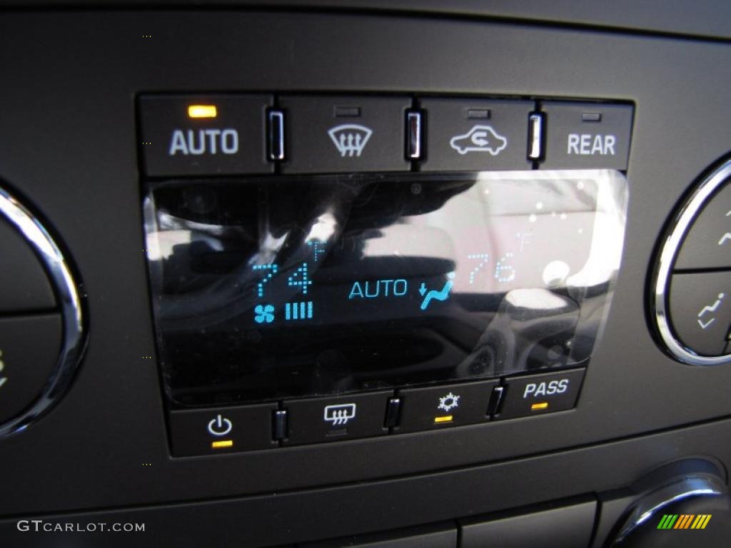 2011 Chevrolet Tahoe LT Controls Photo #47724353