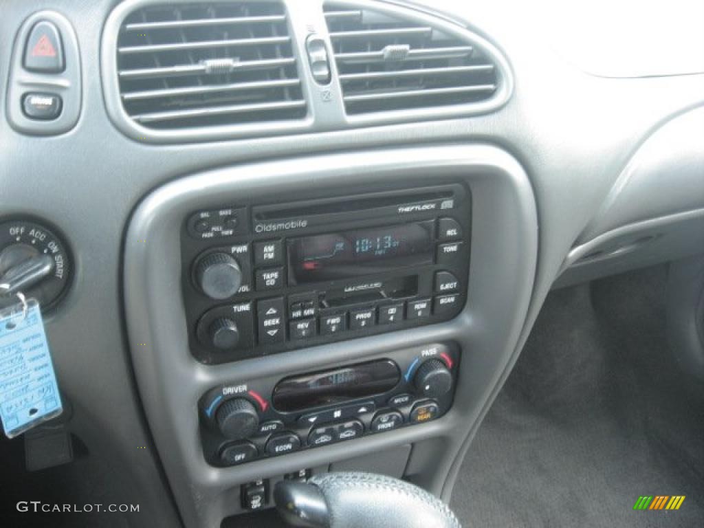 2000 Intrigue GLS - Silver Mist Metallic / Dark Gray photo #16