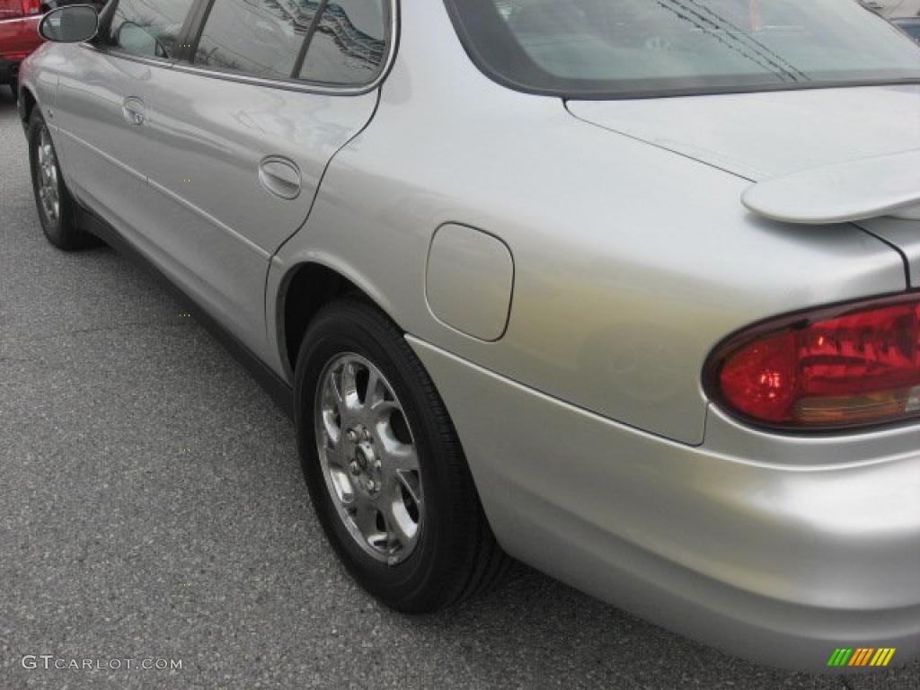 2000 Intrigue GLS - Silver Mist Metallic / Dark Gray photo #43