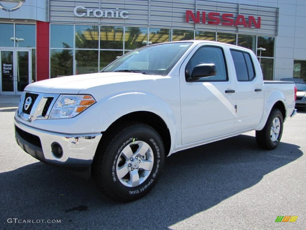 2011 Frontier SV Crew Cab - Avalanche White / Beige photo #1