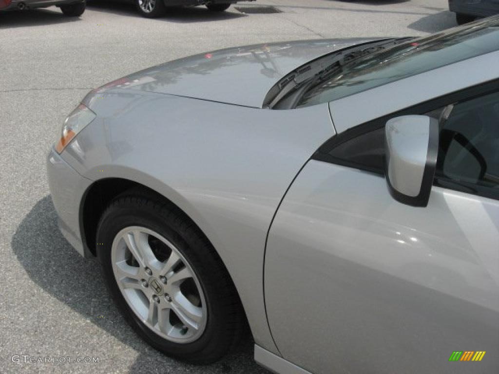 2006 Accord EX Coupe - Alabaster Silver Metallic / Gray photo #48