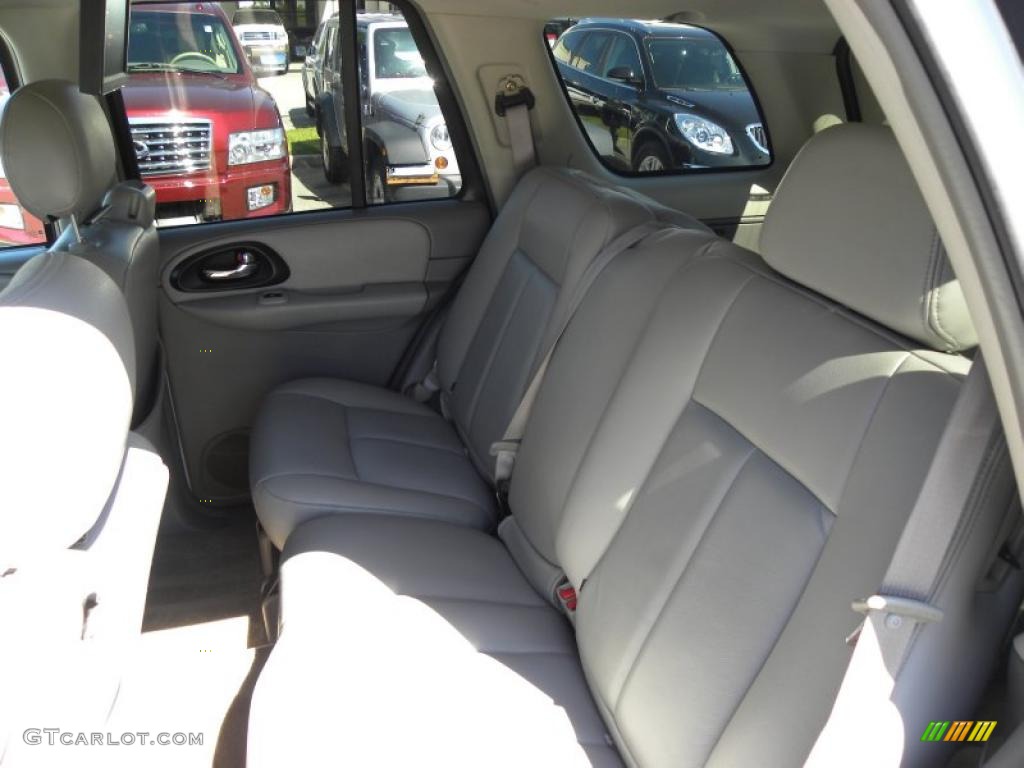 2005 TrailBlazer LS - Summit White / Light Gray photo #7