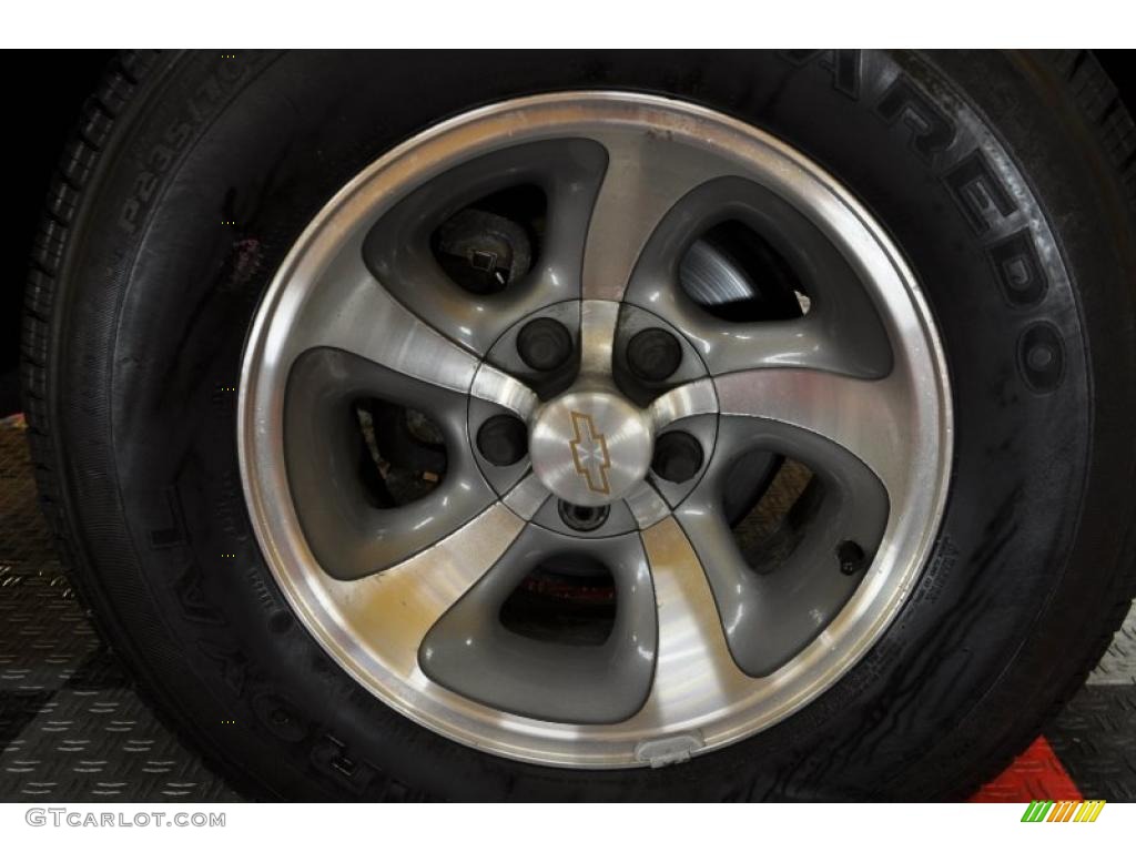 2003 Chevrolet Blazer LS Wheel Photo #47729580